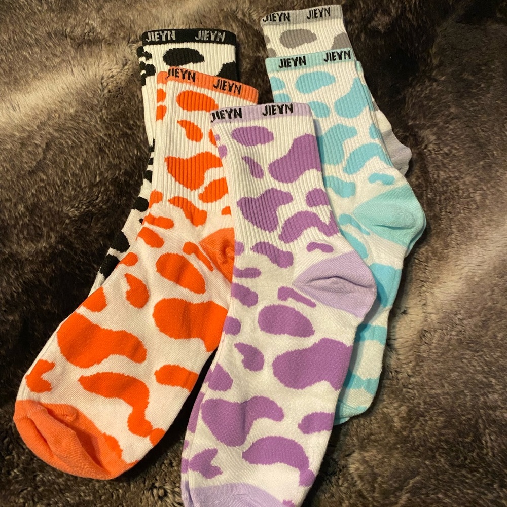 5 pairs socks, cow print, NWOT